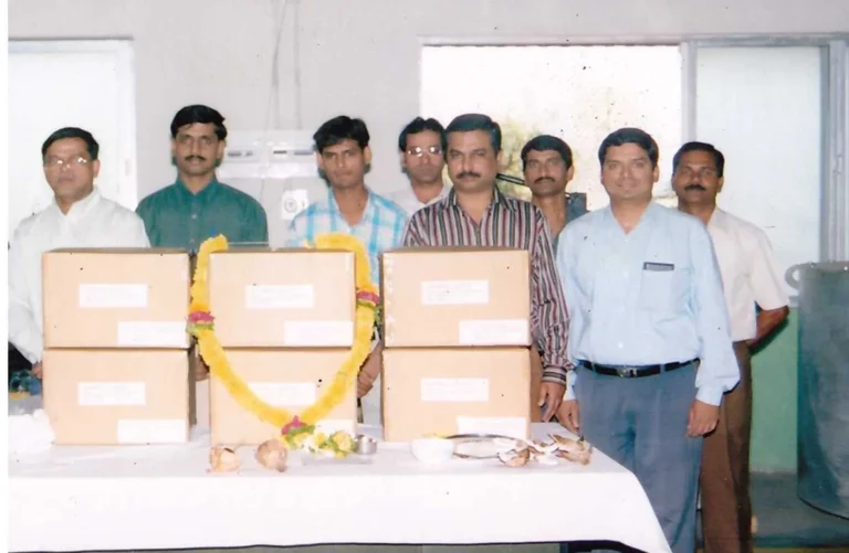 menon-old-photos-same-sie14