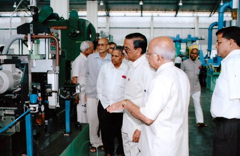 menon-old-photos-same-sie6